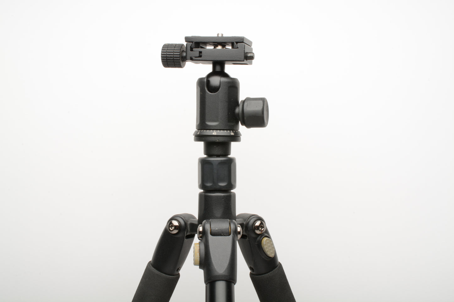 Ravelli tripod w/Ball head and QR plate, ~55" extended, 24" folded