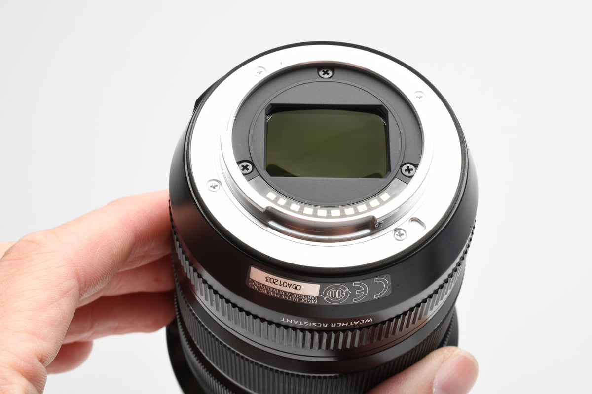 Fujifilm Fujinon XF 10-24mm f4 R OIS WR Super EBC Lens w/Caps and hood, Great!