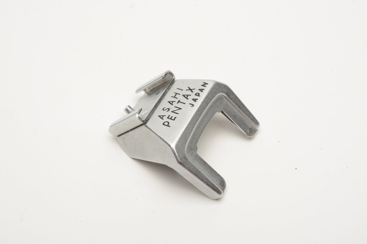 Asahi Pentax Spotmatic Cold Flash Shoe Adapter mounts around eyepiece