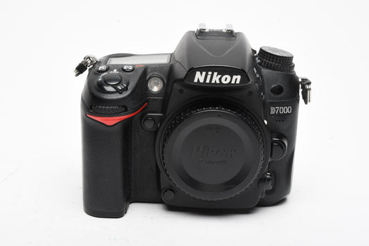 Nikon D7000 16.2MP DSLR, batt, charger, strap, 62K Acts, Nice