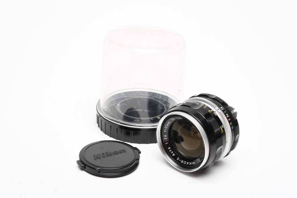 Nikon Nikkor-S 35mm f2.8 Non-Ai wide lens w/jewel case and cap, Great!