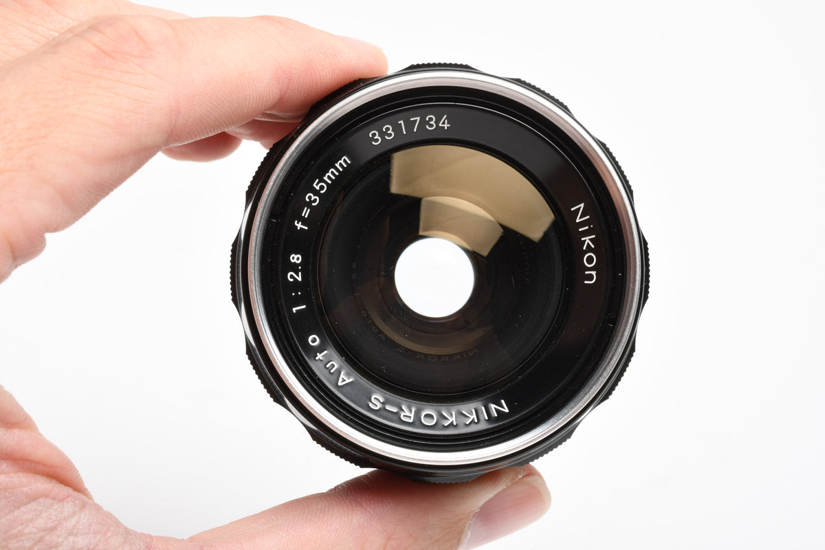 Nikon Nikkor-S 35mm f2.8 Non-Ai wide lens w/jewel case and cap, Great!