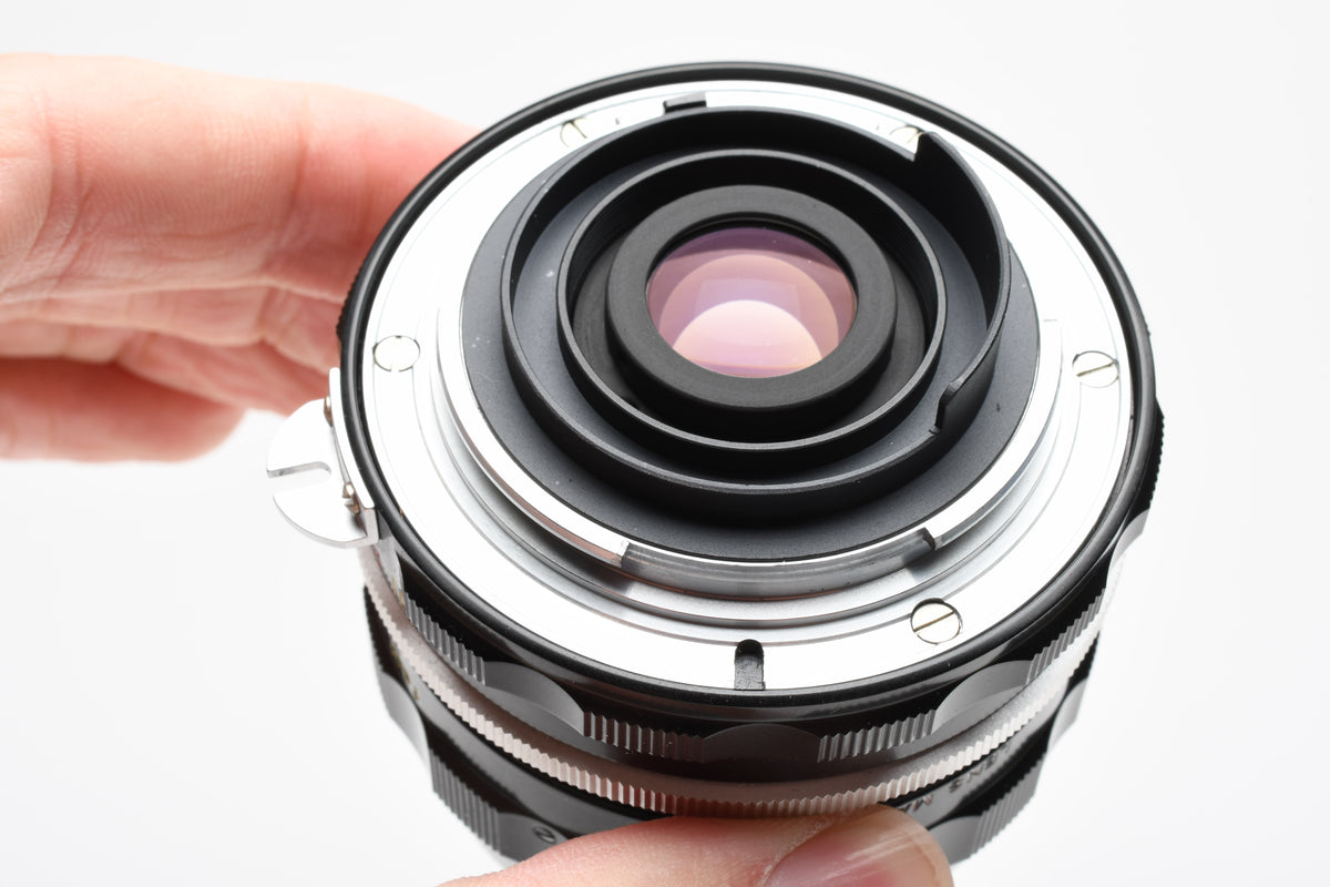 Nikon Nikkor-S 35mm f2.8 Non-Ai wide lens w/jewel case and cap, Great!