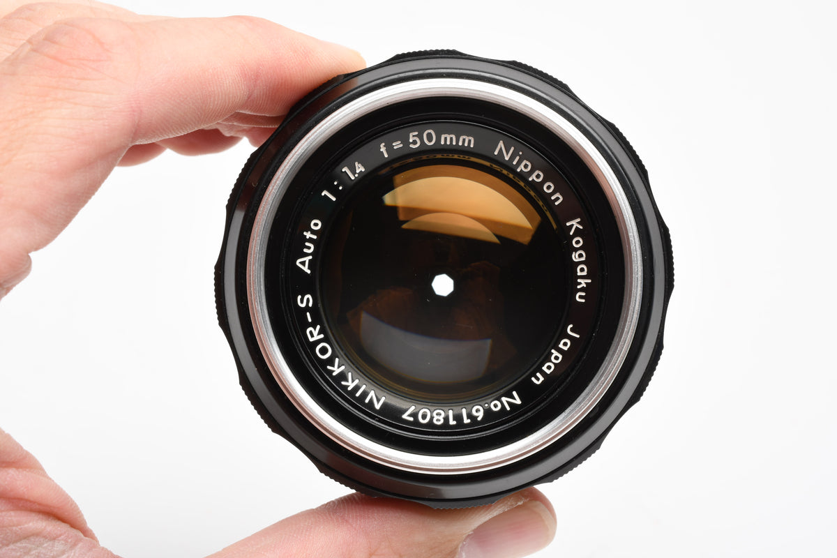 Nikon Nikkor-S 50mm f1.4 Non-AI Prime lens w/caps, sharp!