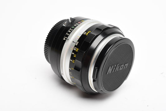 Nikon Nikkor-S 50mm f1.4 Non-AI Prime lens w/caps, sharp!