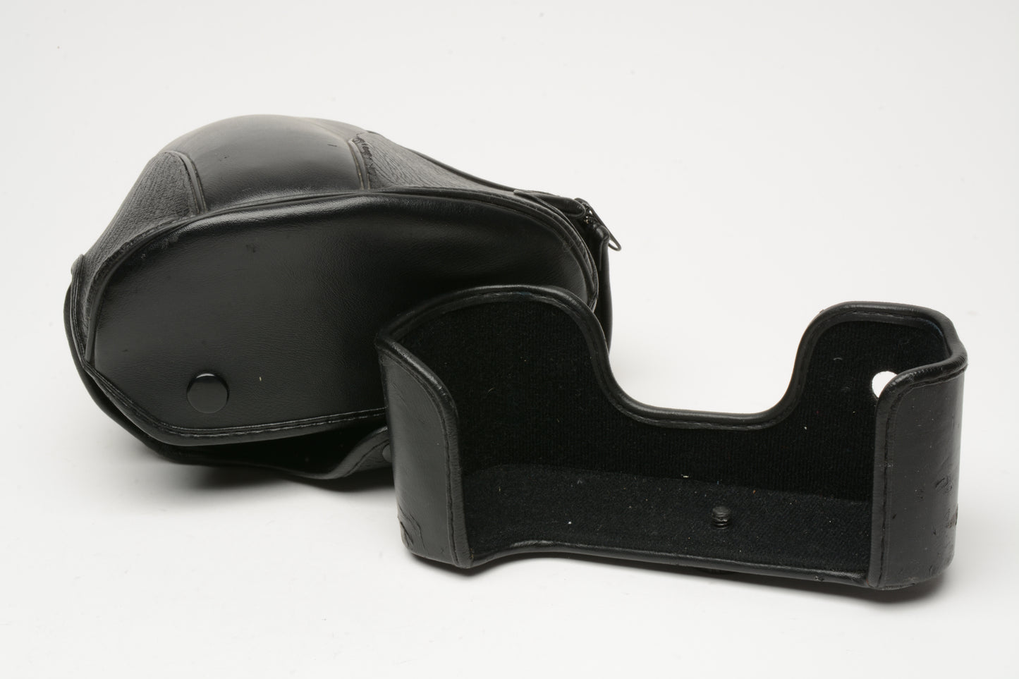 Nikon CF-46 Eveready camera case (top and bottom covers) for N6006