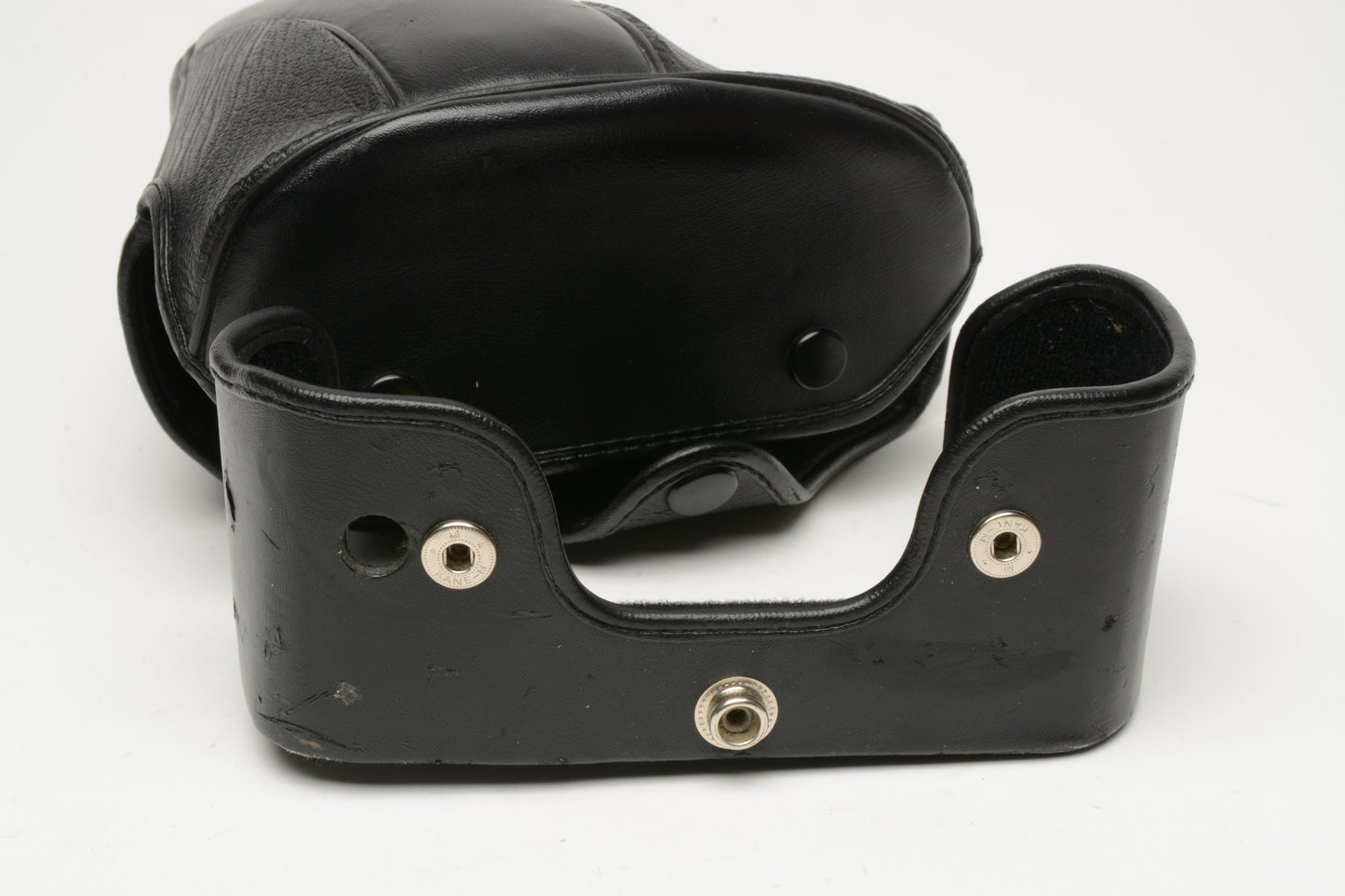 Nikon CF-46 Eveready camera case (top and bottom covers) for N6006