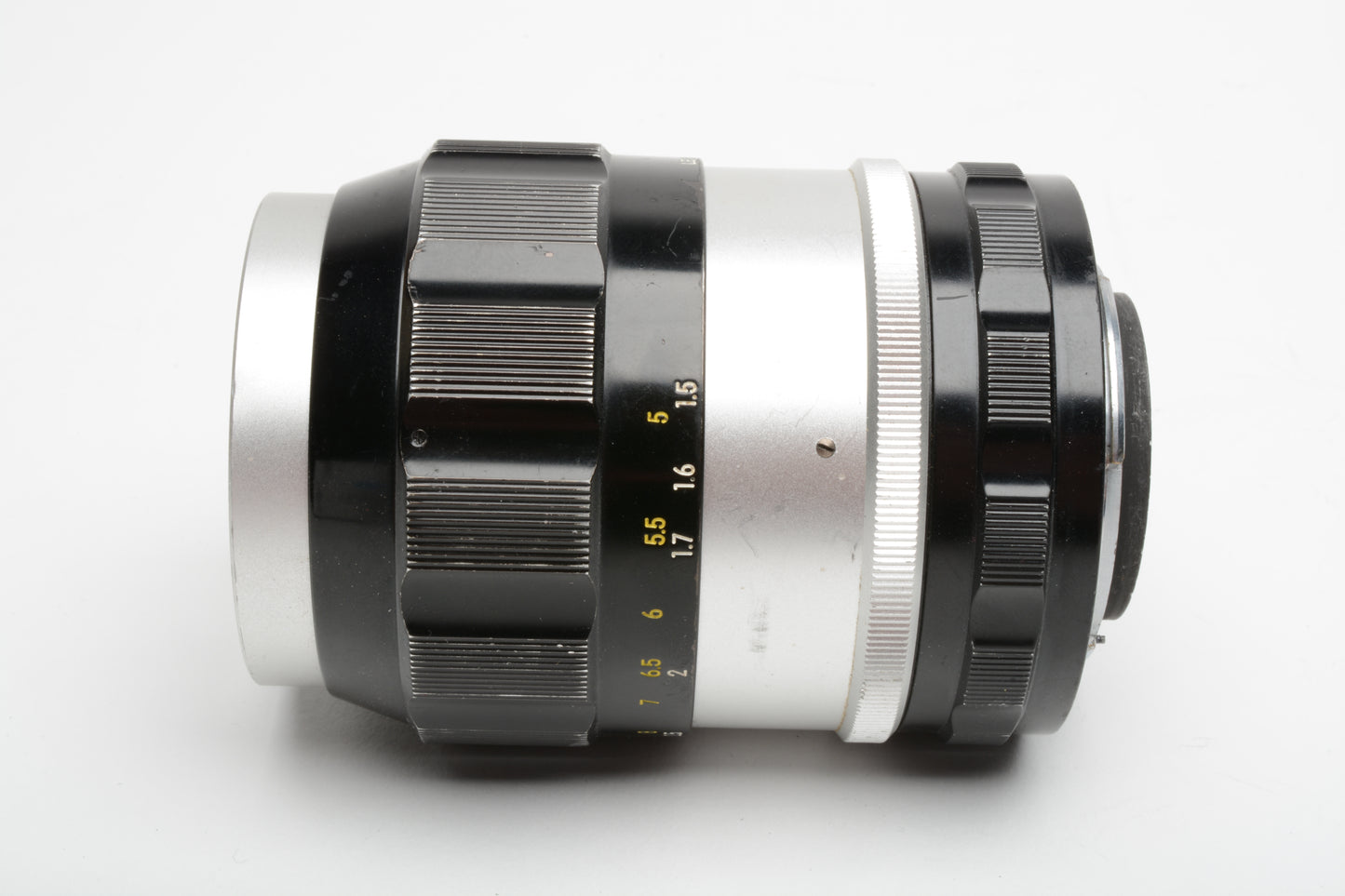 Nikon Nikkor-Q 135mm f3.5 Non-AI Portrait lens, caps, clean and sharp