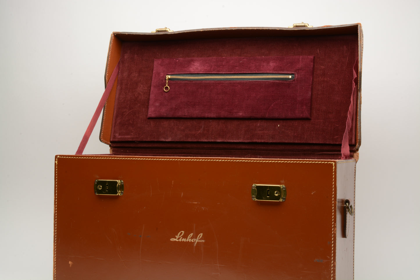 Linhof leather 4x5 case measures ~18 x 8.5 x 10.5", Very nice & clean