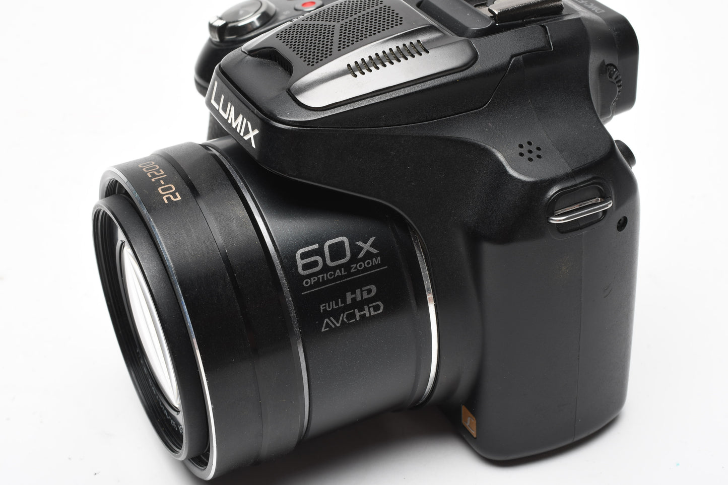 Panasonic DMC-FZ70 16.1 Digital Point&Shoot, batt, charger, strap