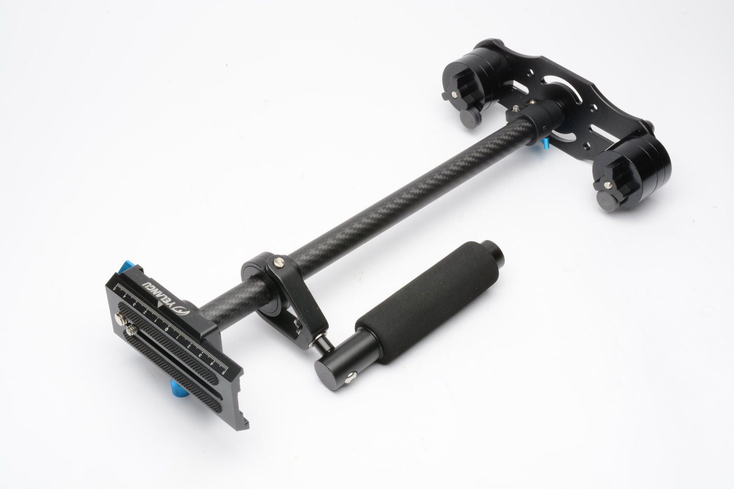 Yelangu S60T Carbon Fiber Handheld DSLR Stabilizer (Black) w/weights, case, QR plate