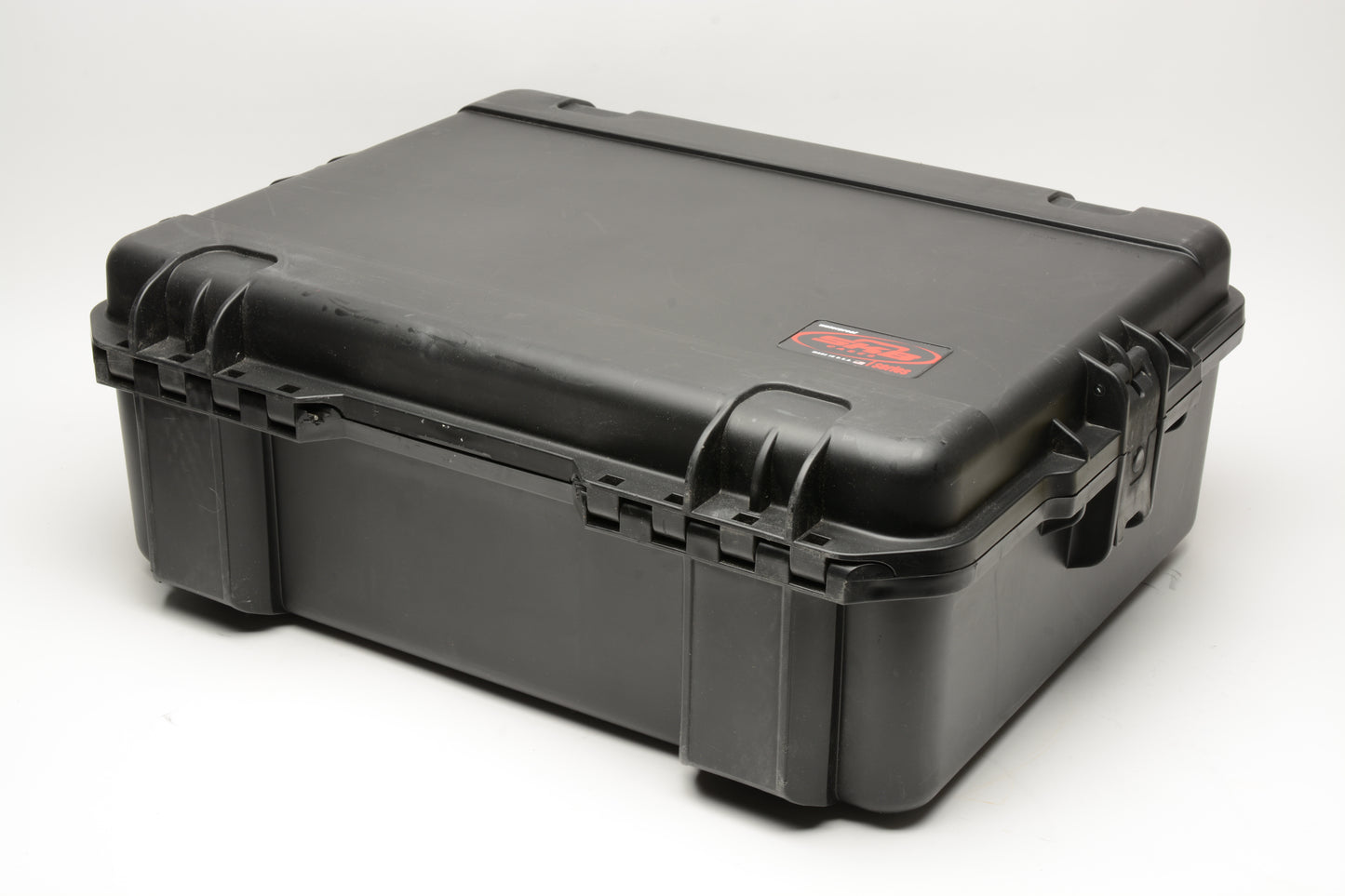 SKB iSeries 2217-8 Waterproof Case w/Gray Dividers, Great Quality!