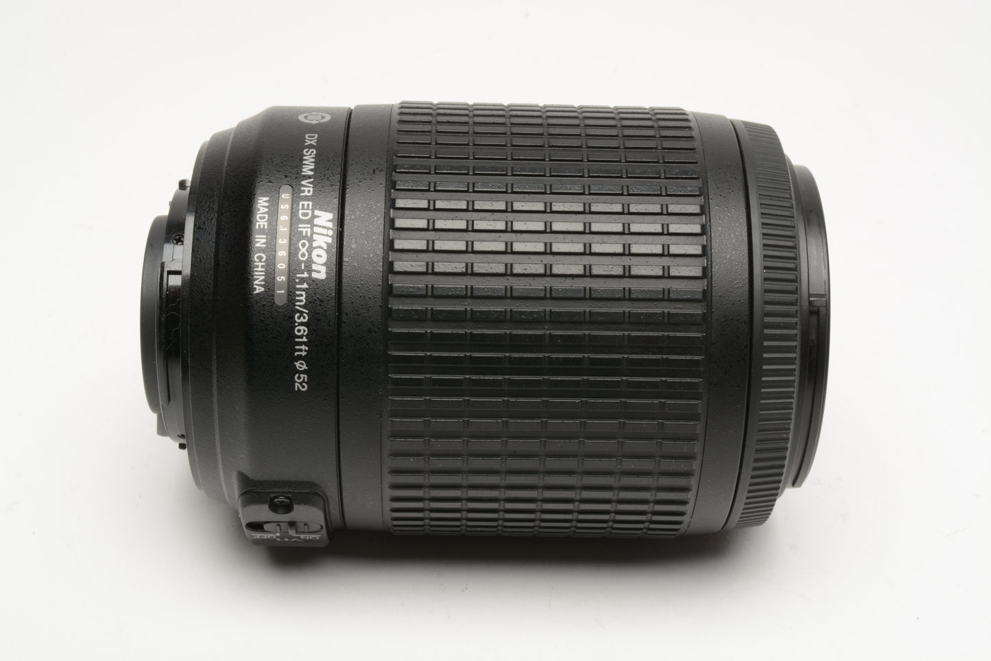 Nikon AFS Nikkor 55-200mm F4-5.6G ED DX VR zoom lens, caps, hood, pouch, Mint-