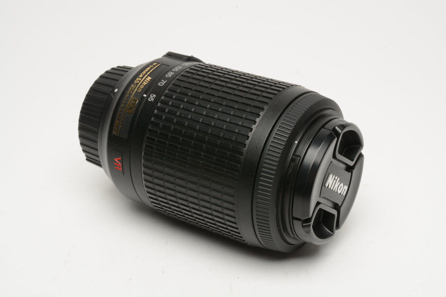 Nikon AFS Nikkor 55-200mm F4-5.6G ED DX VR zoom lens, caps, hood, pouch, Mint-
