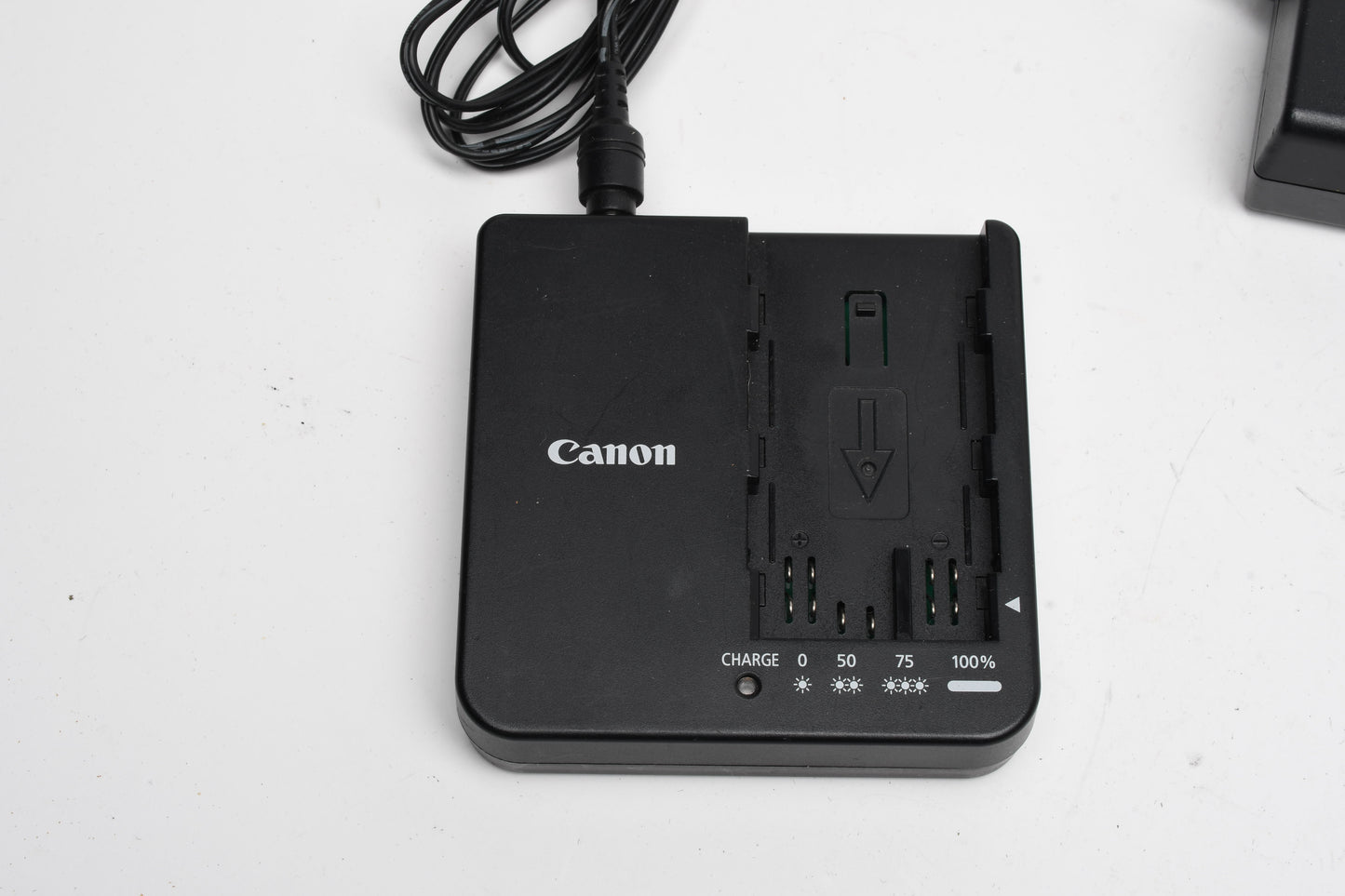 Canon CG-A20 battery charger w/ BP-A30 battery, great condition