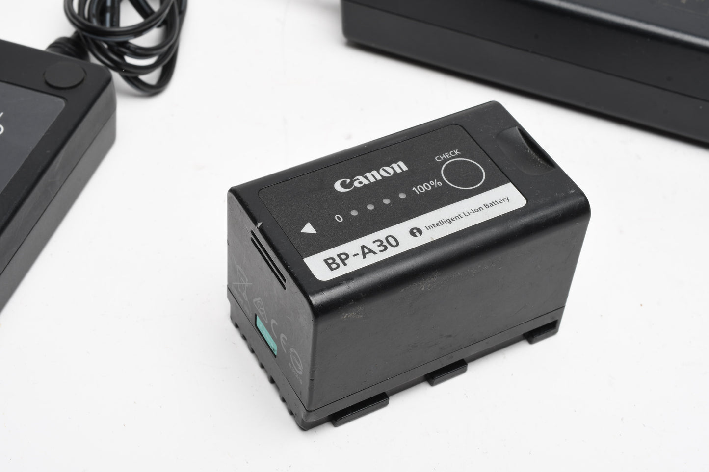 Canon CG-A20 battery charger w/ BP-A30 battery, great condition