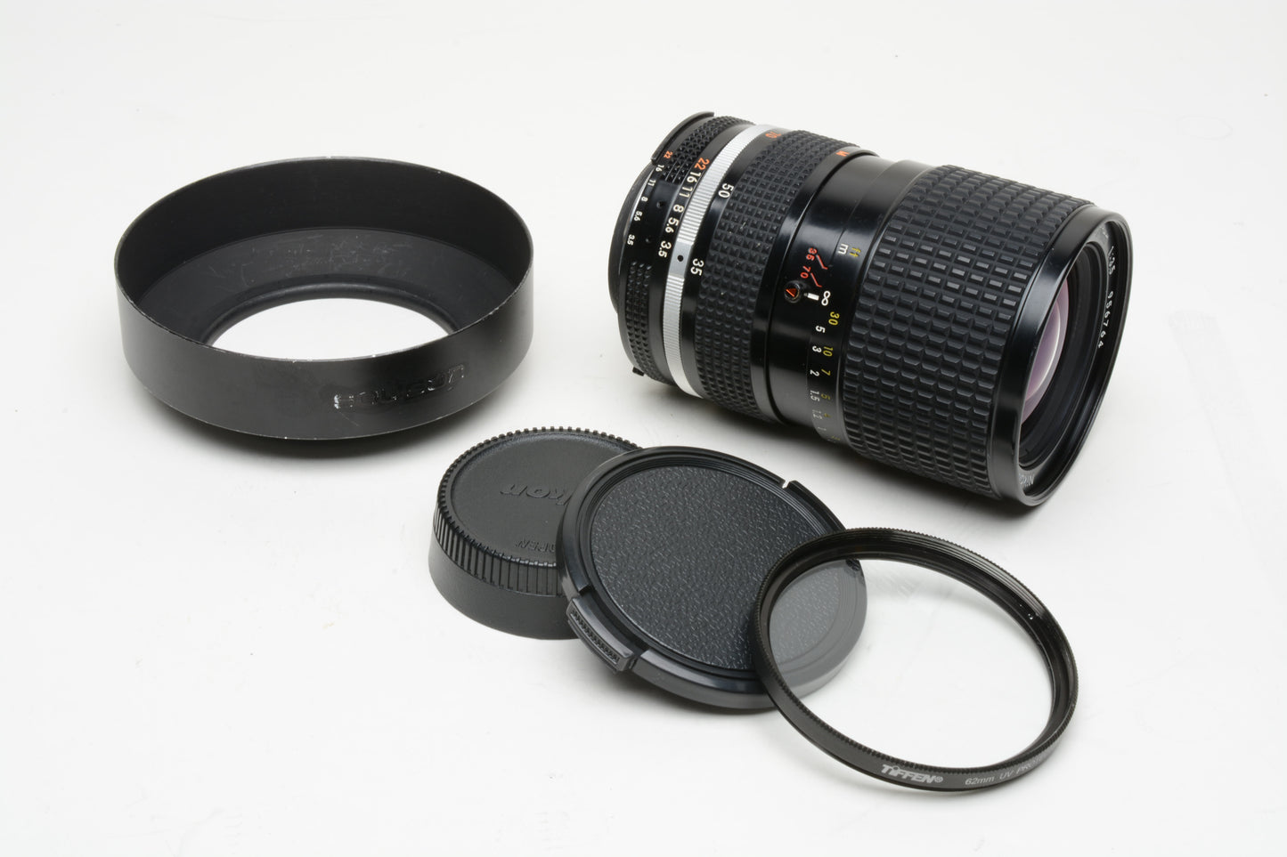 Nikon Nikkor 35-70mm f3.5 Macro AI lens, caps, hood, + UV filter, sharp, *Read