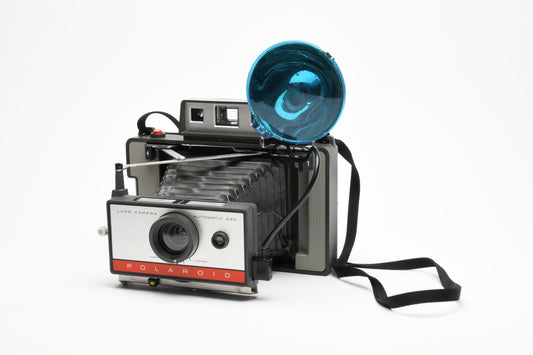Polaroid Land Camera Automatic 220 w/flash, instructions, Carry Case, Nice!