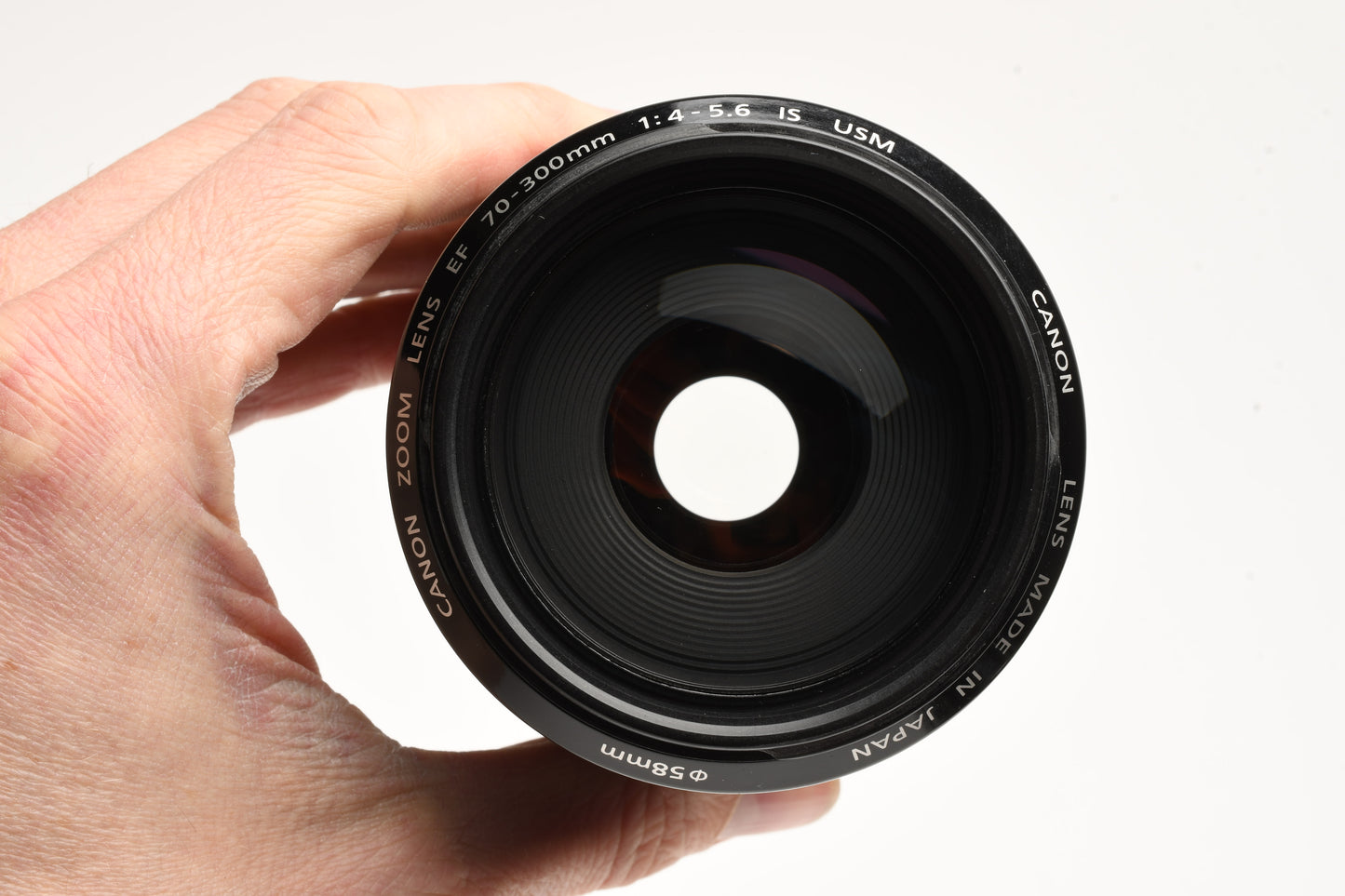 Canon EF 70-300mm f4-5.6 IS USM zoom lens, caps, hood, light use, great!