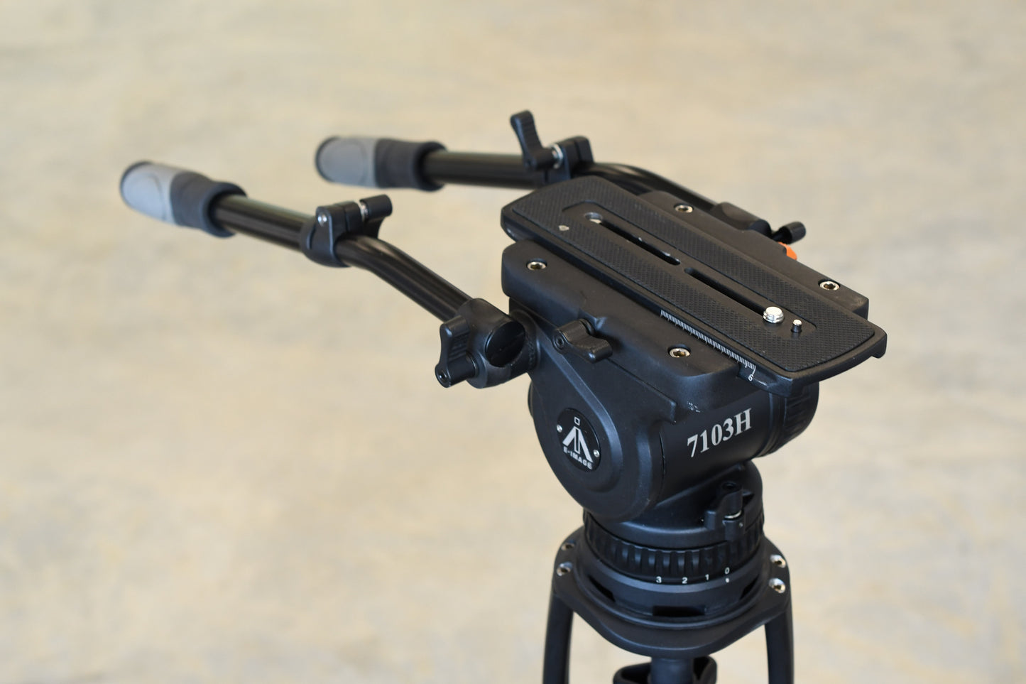 E-Image Air-Controlled Pedestal Tripod Kit, Very nice, clean, Great!