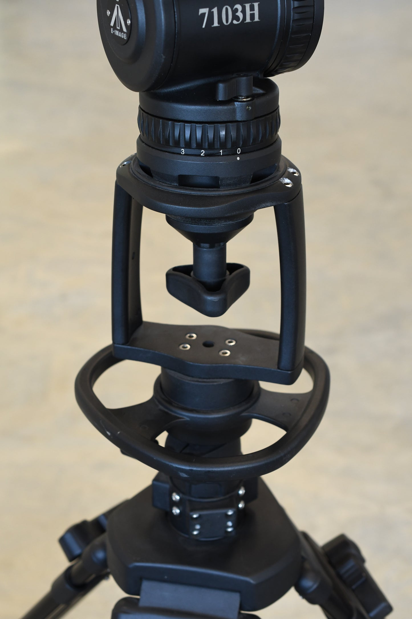 E-Image Air-Controlled Pedestal Tripod Kit, Very nice, clean, Great!