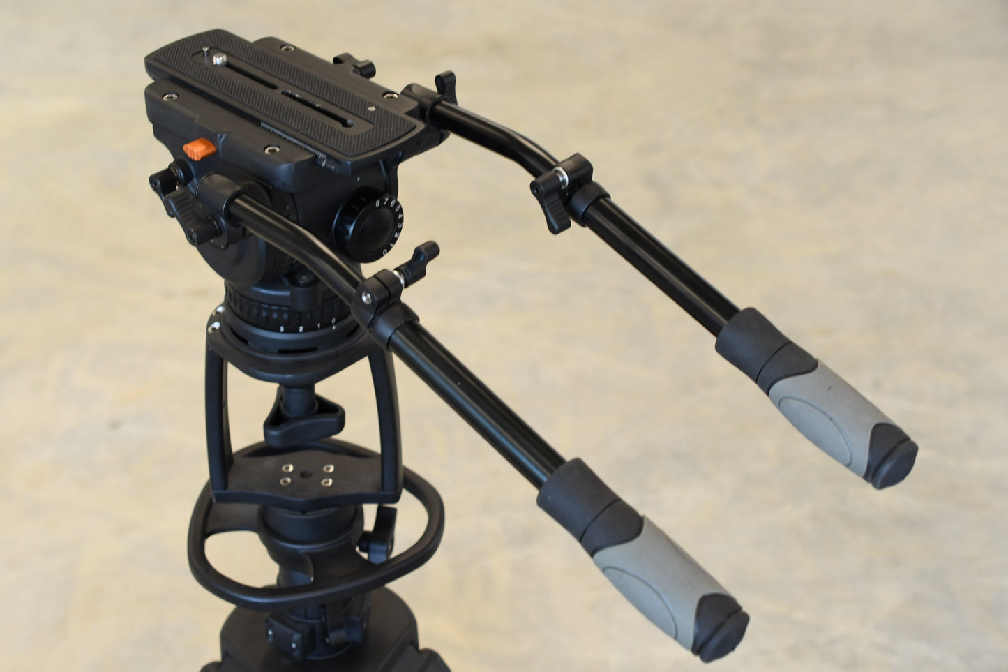 E-Image Air-Controlled Pedestal Tripod Kit, Very nice, clean, Great!