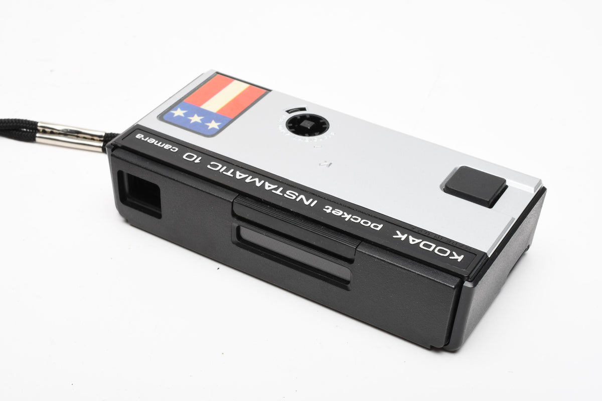 Kodak Pocket Instamatic 10 Kit, w/1X Magicubes, Flash Extender in box, Nice!