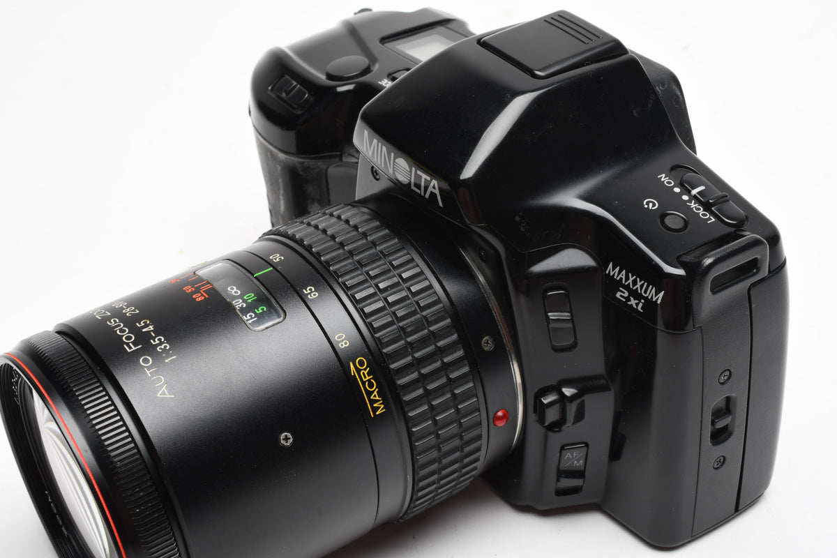 Minolta Maxxum 2xi w/28-80mm F3.5-4.5 Lens w/ skylight filter, Bargain, Read*