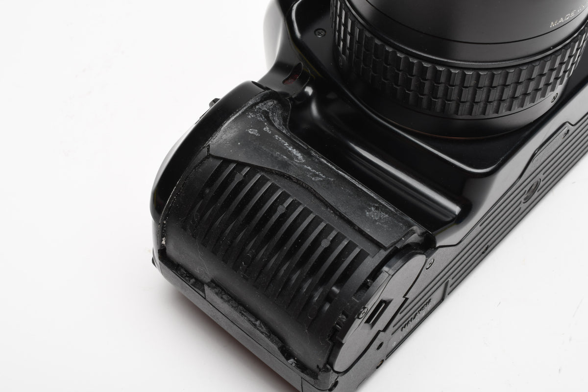 Minolta Maxxum 2xi w/28-80mm F3.5-4.5 Lens w/ skylight filter, Bargain, Read*