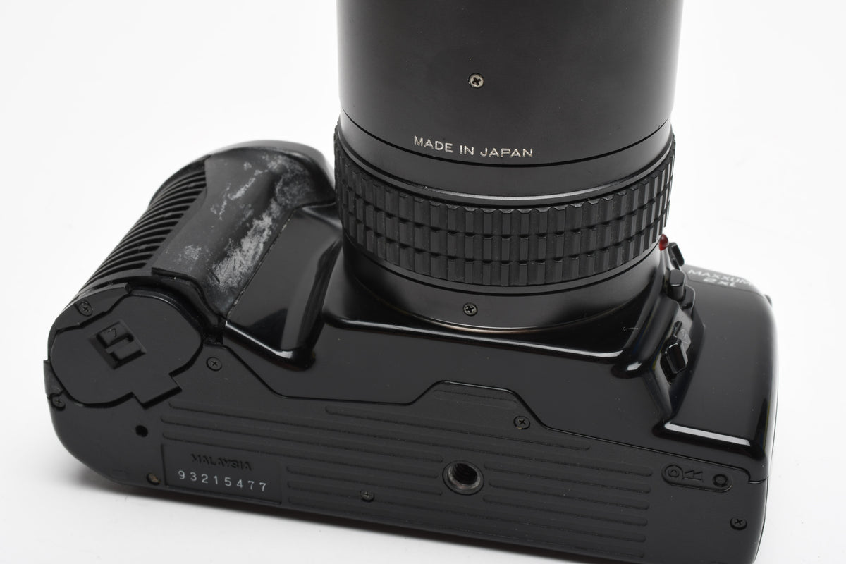 Minolta Maxxum 2xi w/28-80mm F3.5-4.5 Lens w/ skylight filter, Bargain, Read*