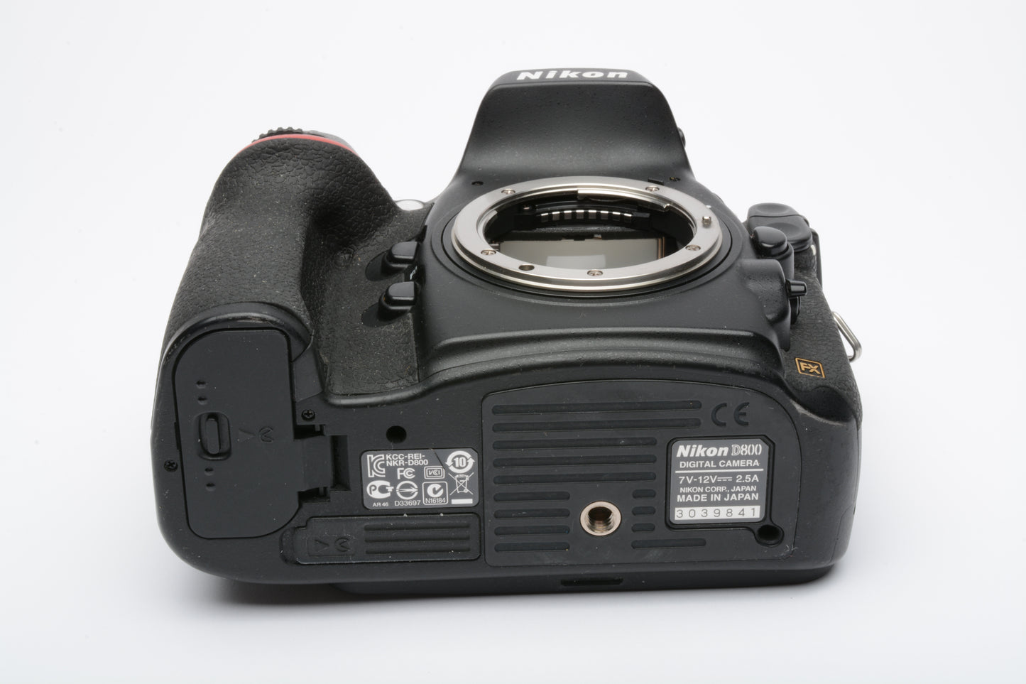 Nikon D800 DSLR body, USA version, batt+charger+USB, only 36K Acts!