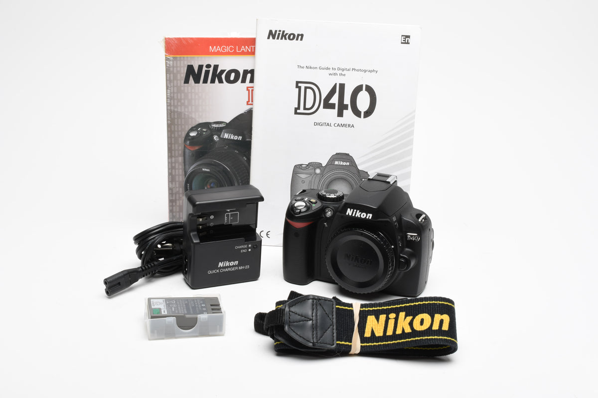 Nikon D40 DSLR body, batt+charger, ONLY 693 Acts!! Great