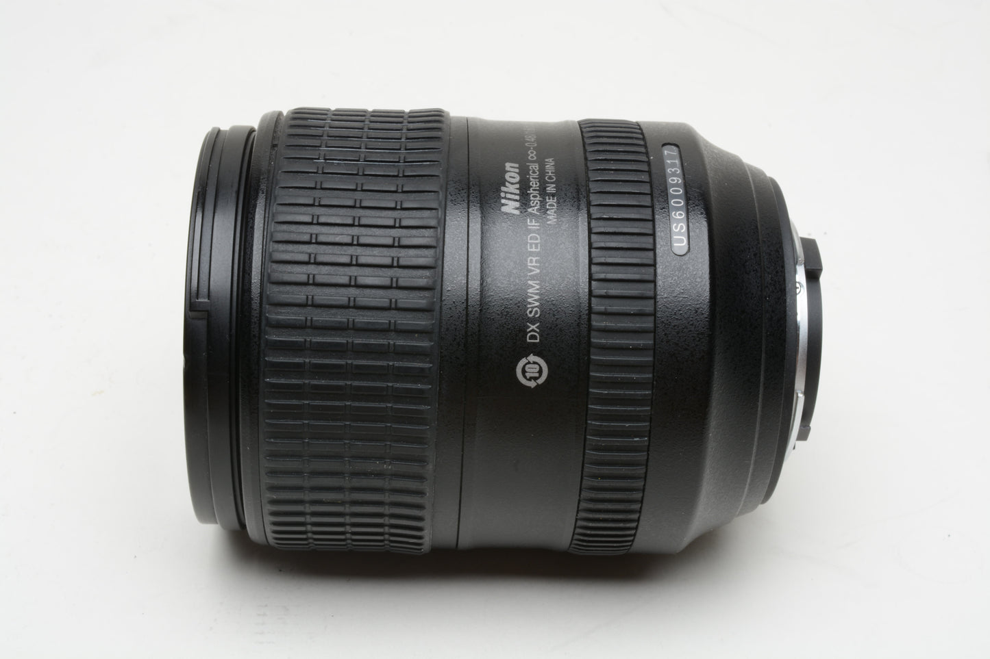 Nikon AF-S Nikkor 18-300mm f3.5-5.6G ED VR DX zoom, caps, clean and sharp!