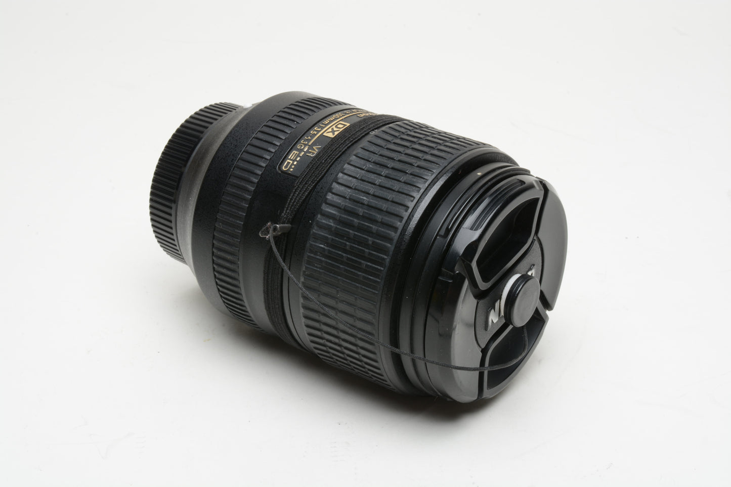 Nikon AF-S Nikkor 18-300mm f3.5-5.6G ED VR DX zoom, caps, clean and sharp!