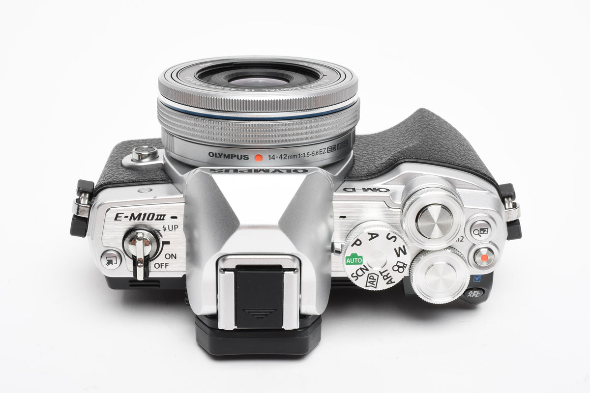 Olympus OM-D E-M10 III Chrome body w/14-42mm f3.5-5.6 lens, Very clean, fully tested