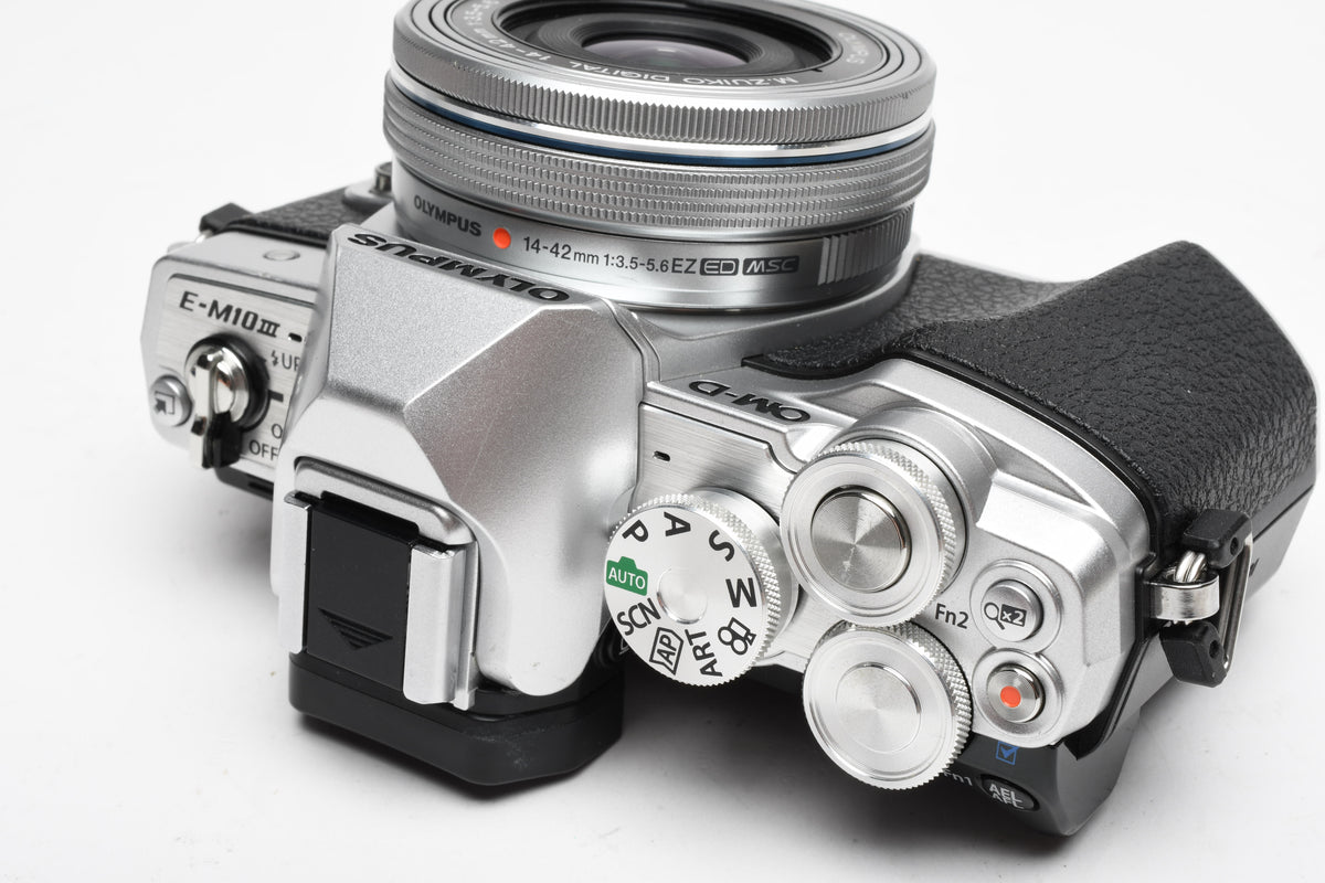 Olympus OM-D E-M10 III Chrome body w/14-42mm f3.5-5.6 lens, Very clean, fully tested
