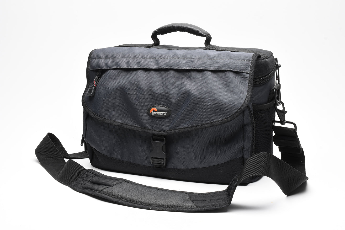 Lowepro Nova 5 Gray camera shoulder bag, clean, Very nice!