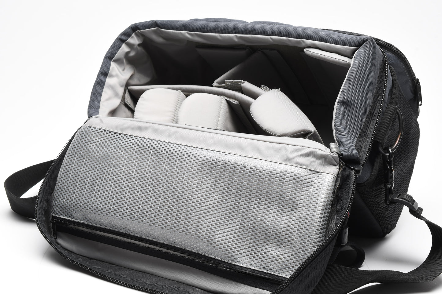 Lowepro Nova 5 Gray camera shoulder bag, clean, Very nice!