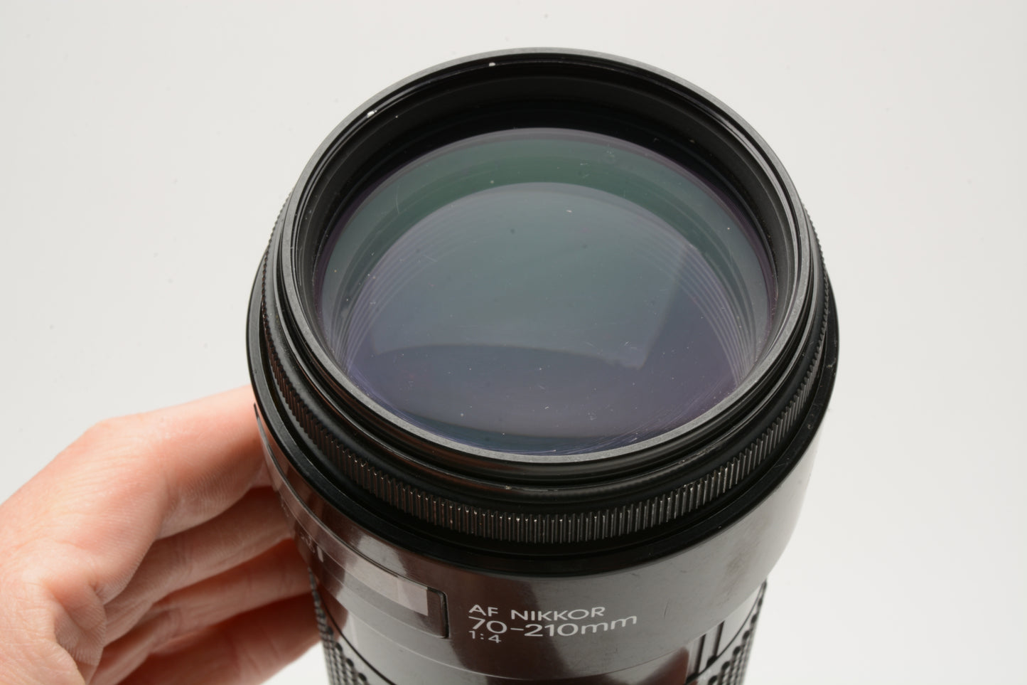 Nikon AF Nikkor 70-210mm f4 telephoto zoom lens, caps, Sharp!
