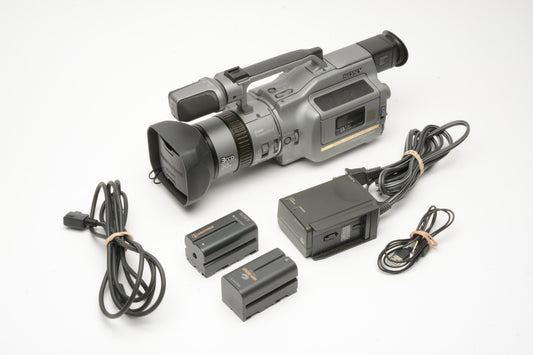 Sony DCR VX1000 Mini DV camcorder bundle, Works great! Tested