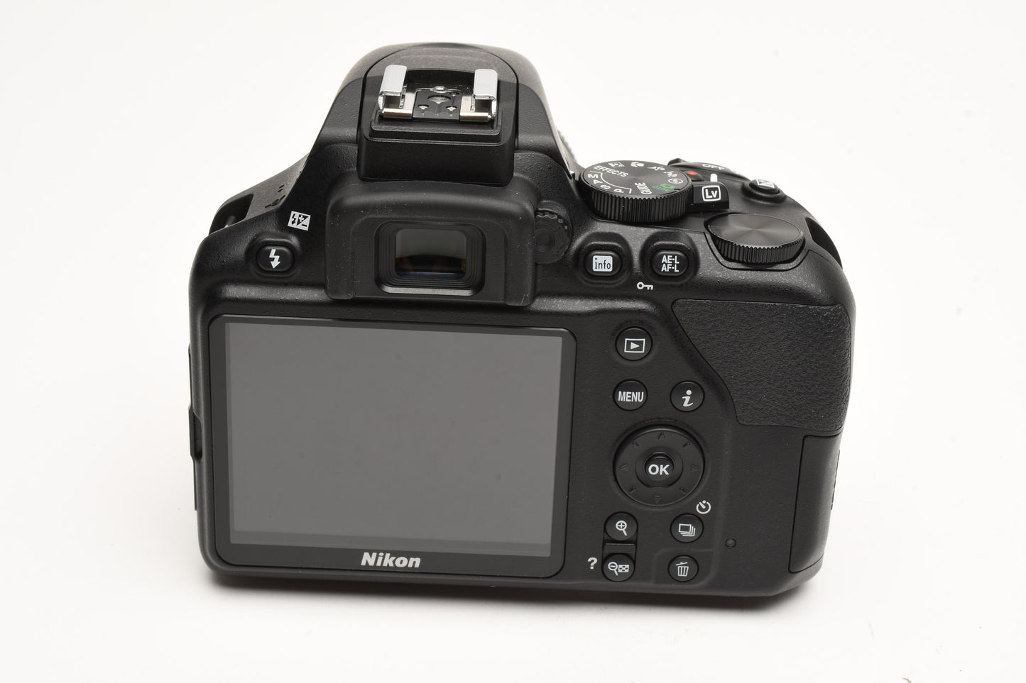 Nikon D3500 DSLR Camera w/AF-P 18-55mm f3.5-5.6 G VR zoom USA, only 478 Acts!!