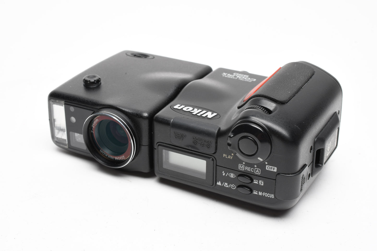 Nikon Coolpix 950 Digital Point&Shoot 3.2MP camera, case, works, *Read