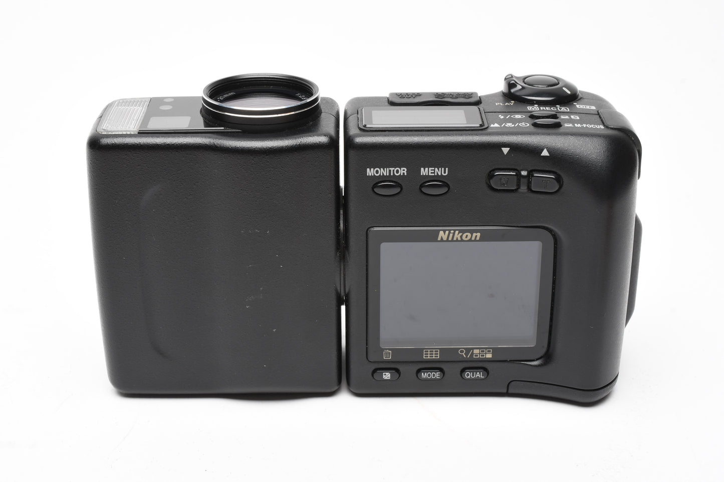 Nikon Coolpix 950 Digital Point&Shoot 3.2MP camera, case, works, *Read