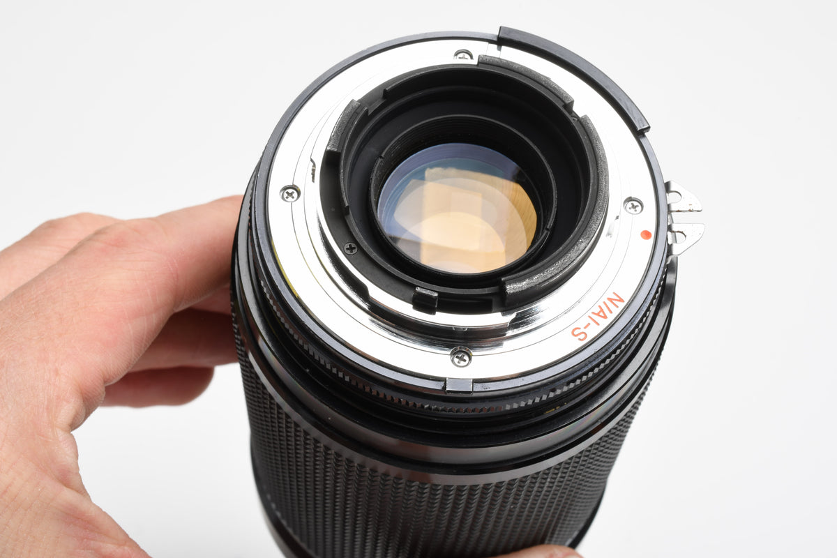 Vivitar MF MC 28-200mm f3.5-5.3 Nikon Ai-S telephoto zoom lens, 1A+Caps, Great!