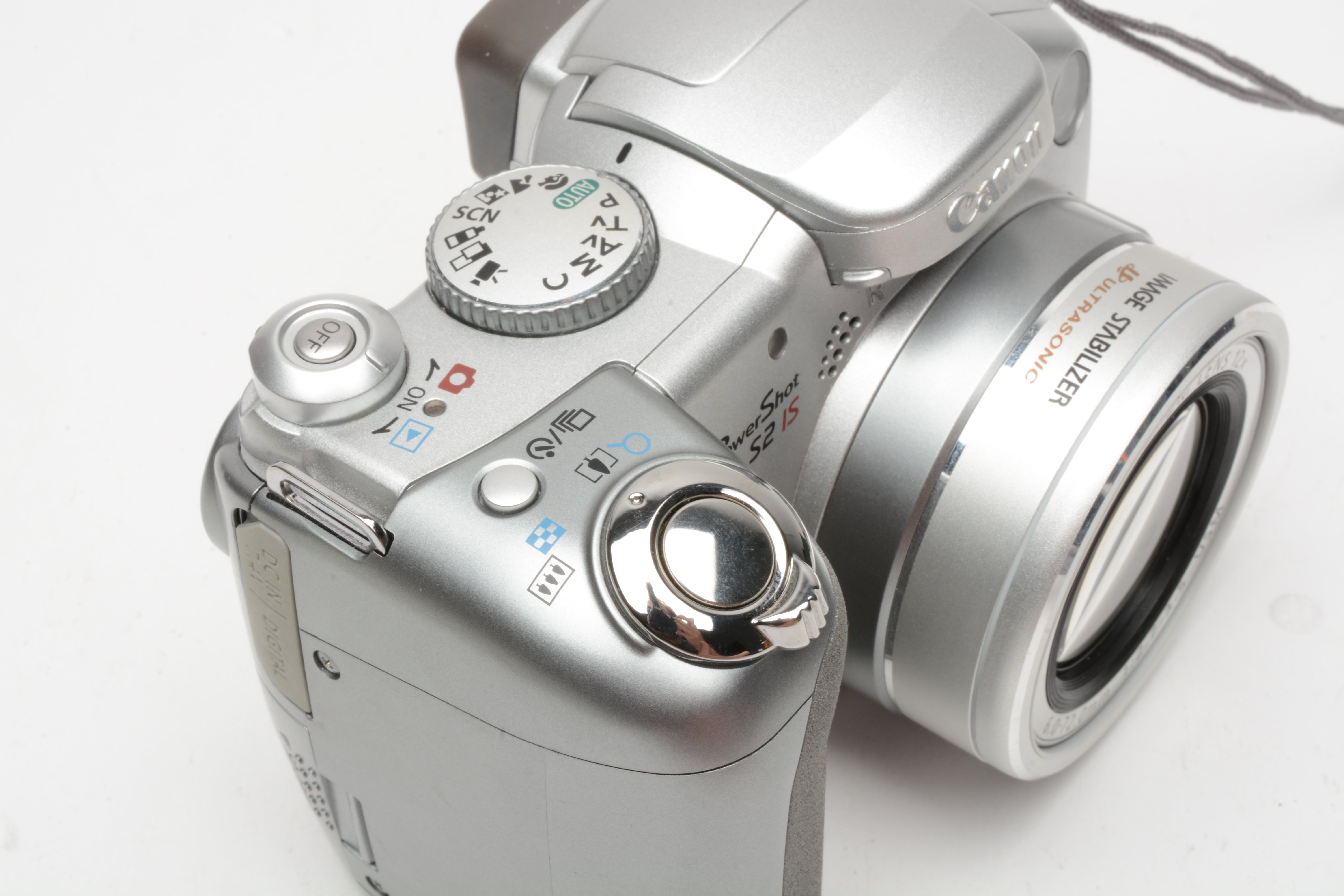 Canon Powershot S2 IS 5MP Digital Point&Shoot camera, Case