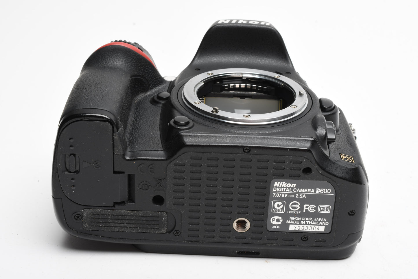 Nikon D600 DSLR Body w/Batt, charger, strap, Only 17K Acts, Tested