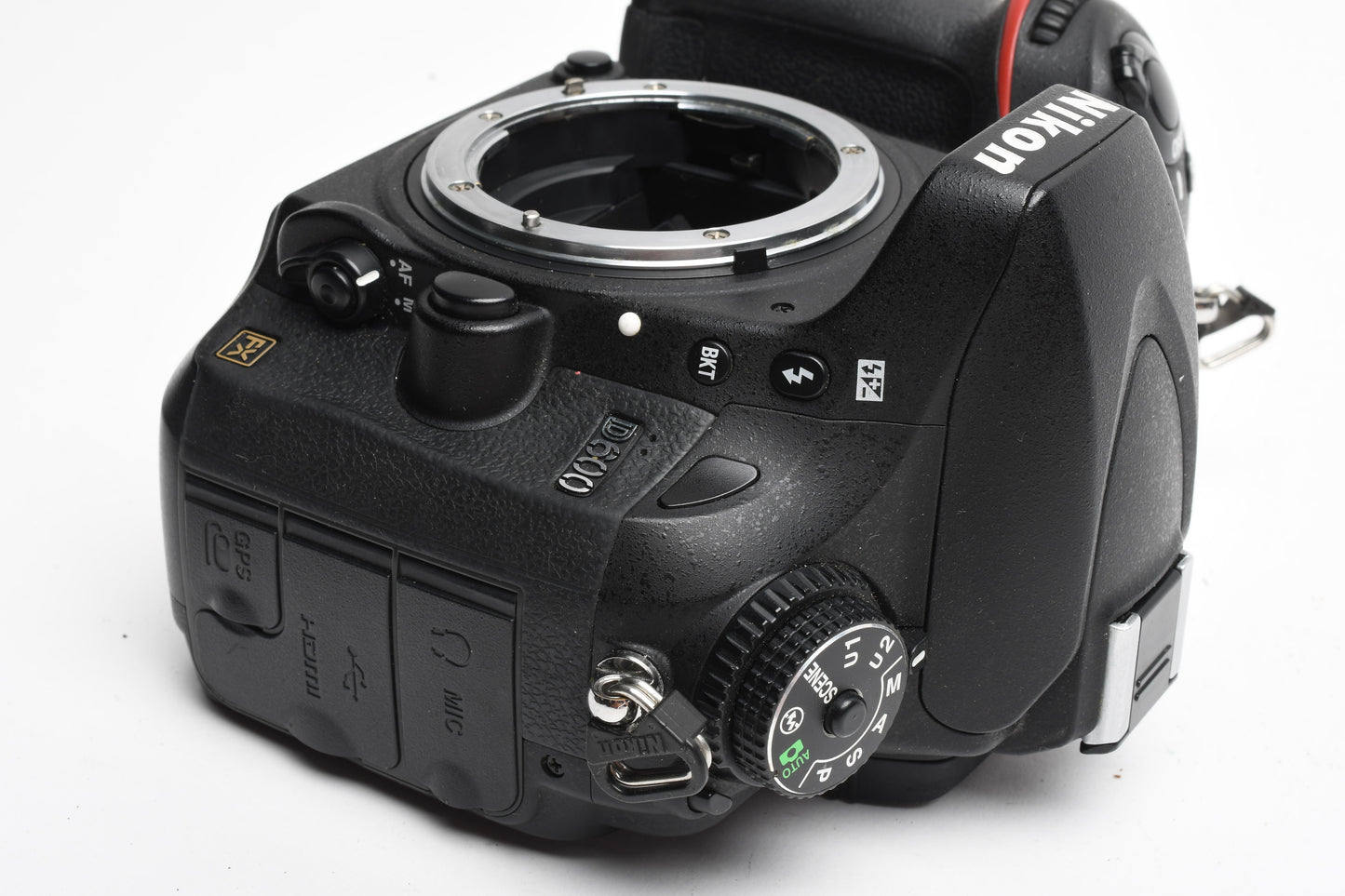 Nikon D600 DSLR Body w/Batt, charger, strap, Only 17K Acts, Tested