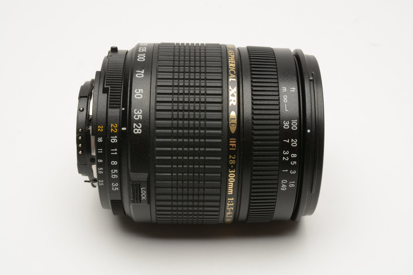 Tamron AF 28-300mm f3.5-6.3 XR LD IF Macro for Pentax A06, +Hood