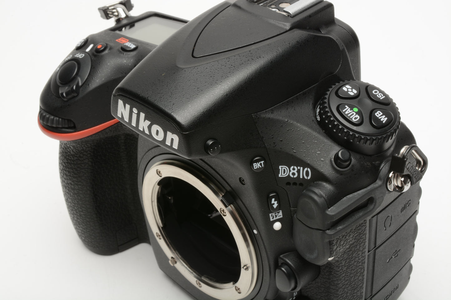 Nikon D810 DSLR Body, 9592 Acts,  batt+charger, USB and strap, Great!