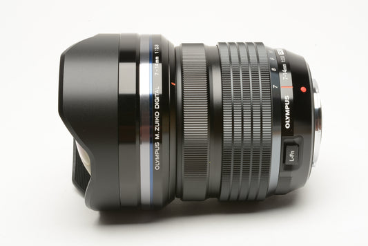 Olympus M. Zuiko Digital ED 7-14mm f2.8 Pro Wide Angle Zoom lens, Mint!